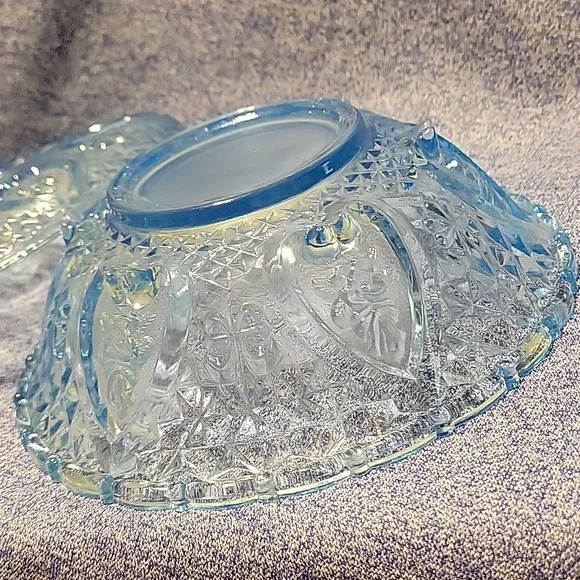 Vintage KIG Indonesian Blue Glass Candy Dish w/ lid and footed bottom. No flaws - Picture 6 of 7